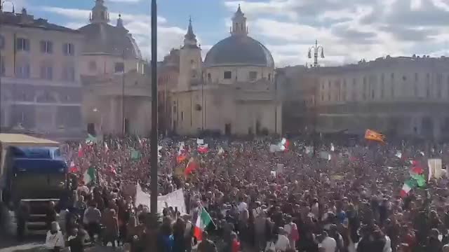 Protest in Rome against Green Pass