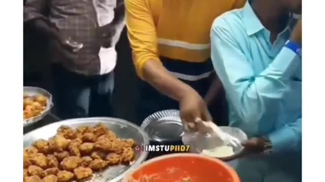 Food bloggers fight