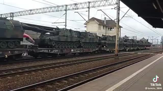 TRAIN OF FRESH TANKS ARRIVING FOR UKRAINE#short