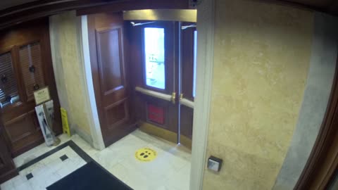 0181USCH01SouthDoorVestibule_2021-01-06_10h40min01s627ms.mp4
