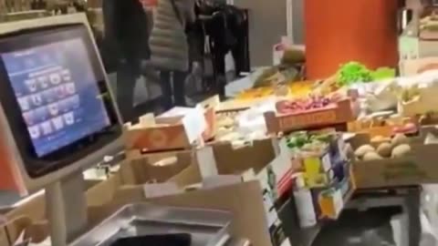 Women get upset because she cant Sh*t in a shop migration is great