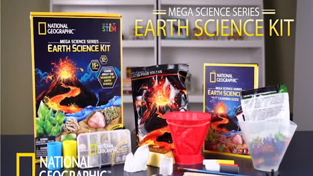 NATIONAL GEOGRAPHIC Earth Science Kit - Over 15 Science Experiments & STEM Activities for Kids.