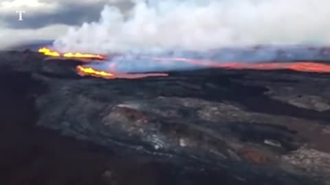 World’s largest active volcano Mauna Loa erupts in Hawaii