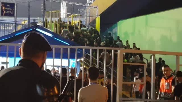 Navijači Fenera ulaze na Maksimir