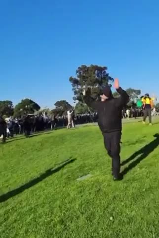 Australian Police Once More Clash With Liberty Loving Protestors