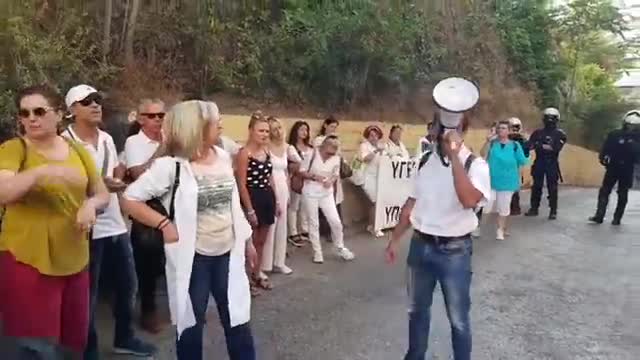 ΥΓΙΕΙΟΝΟΜΙΚΟΙ ΣΤΟ ΣΠΙΤΙ ΤΟΥ ΜΗΤΣΟΤΑΚΗ ΚΑΙ ΤΑ ΜΑΤ ΔΙΠΛΑ