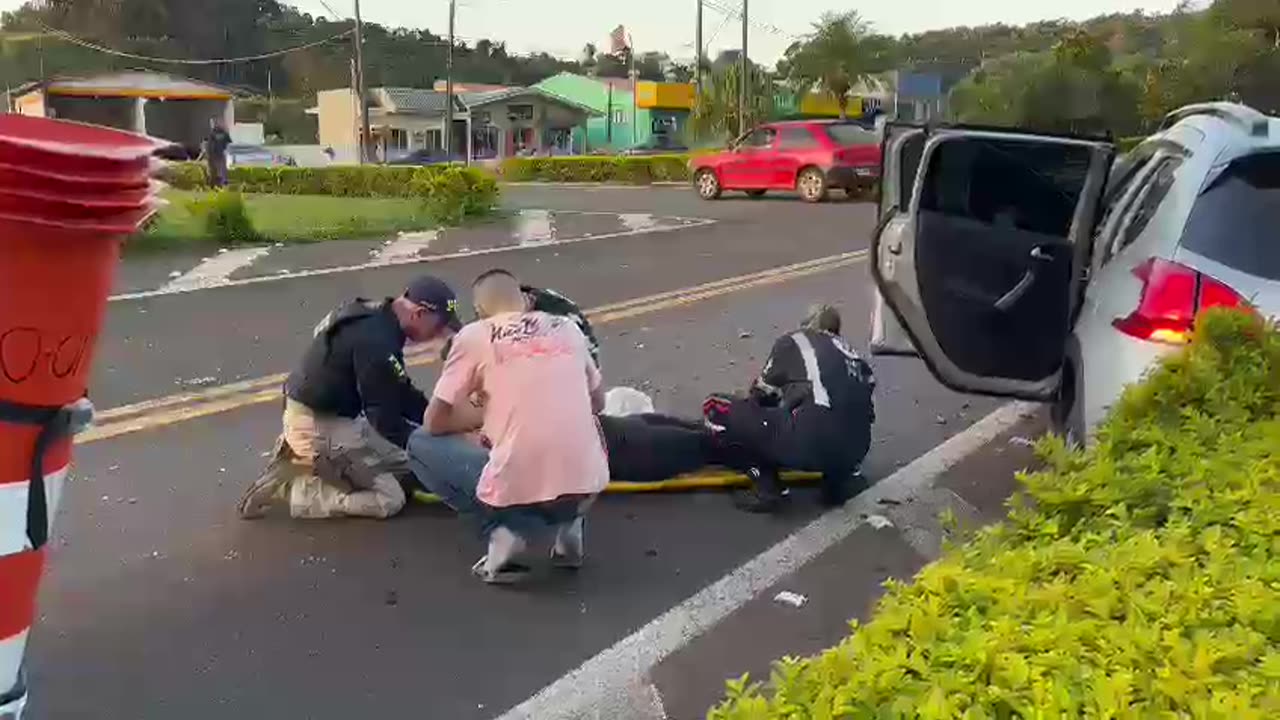 Nova Laranjeiras: Mulher fica ferida após colisão tranversal com carreta na BR-277