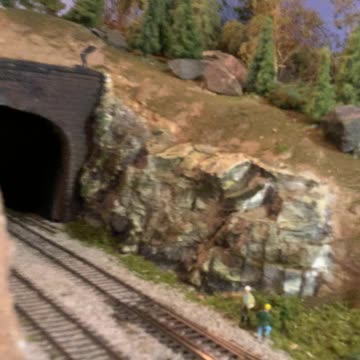 Bachmann HO Scale Baltimore & Ohio EM-1 2-8-8-4 Exits Tunnel