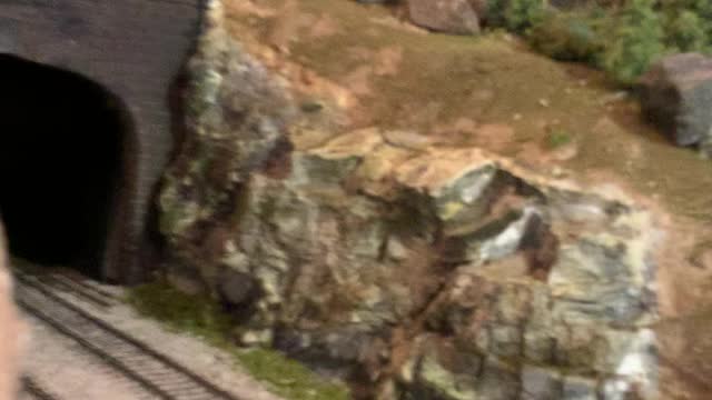 Bachmann HO Scale Baltimore & Ohio EM-1 2-8-8-4 Exits Tunnel