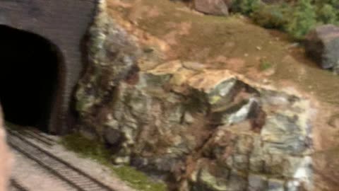 Bachmann HO Scale Baltimore & Ohio EM-1 2-8-8-4 Exits Tunnel