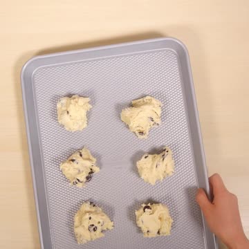 Chocolate chip cookie