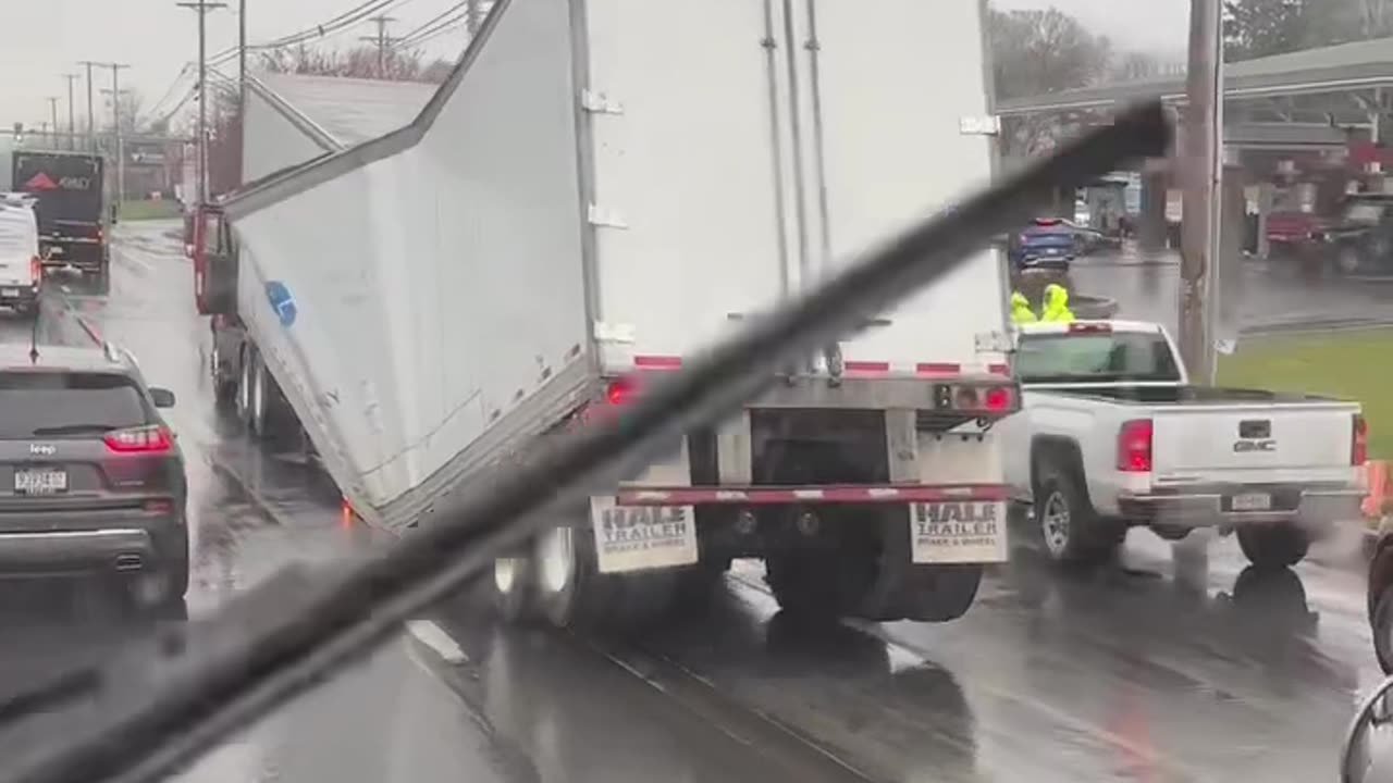 Trucker Fail In Pennsylvania USA