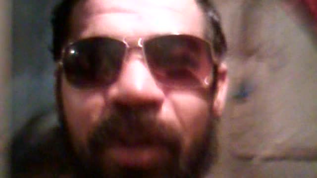 Essa mina e terrorrista olha quela faz com amigas