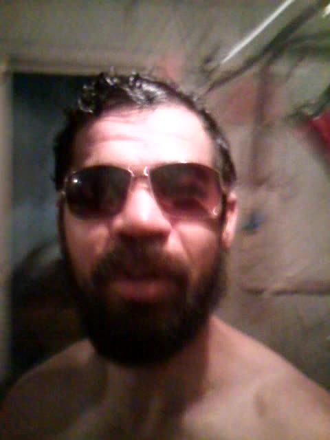 Essa mina e terrorrista olha quela faz com amigas