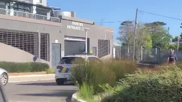 WATCH: Metro cops and Cape driver in dramatic confrontation