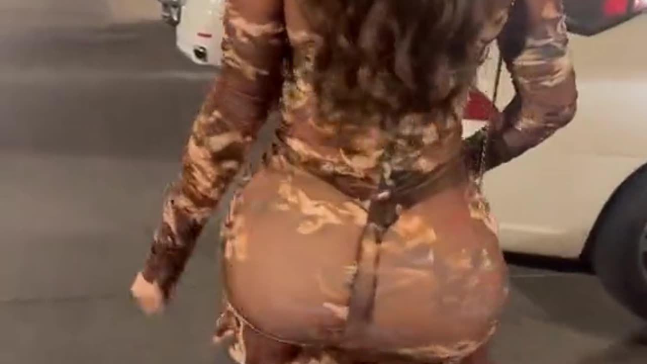 VERY BIG BOOTY