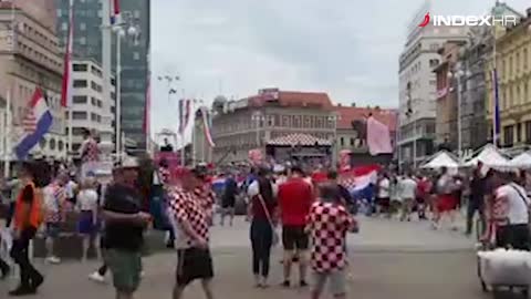 LIVE: Navijači se skupljaju na trgu kako bi dočekali Vatrene