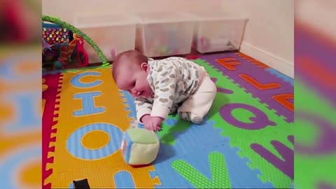 Funny Baby videos - try control your laugh