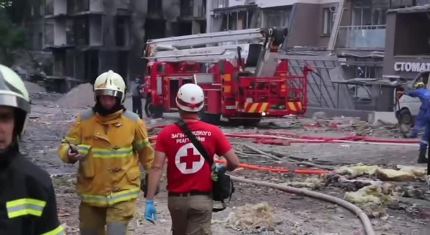 25 residents were evacuated from a house in the Shevchenkivsky district of Kyiv