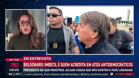 Moraes diz que internet deu voz aos imbecis e toma resposta de Bolsonaro