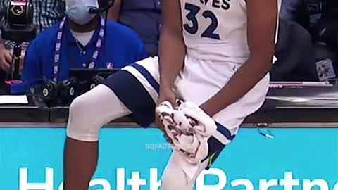 Paul George & KAT share a moment 😁