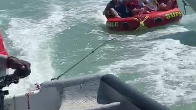 Dos personas son embestidas por una lancha en Choloncito.