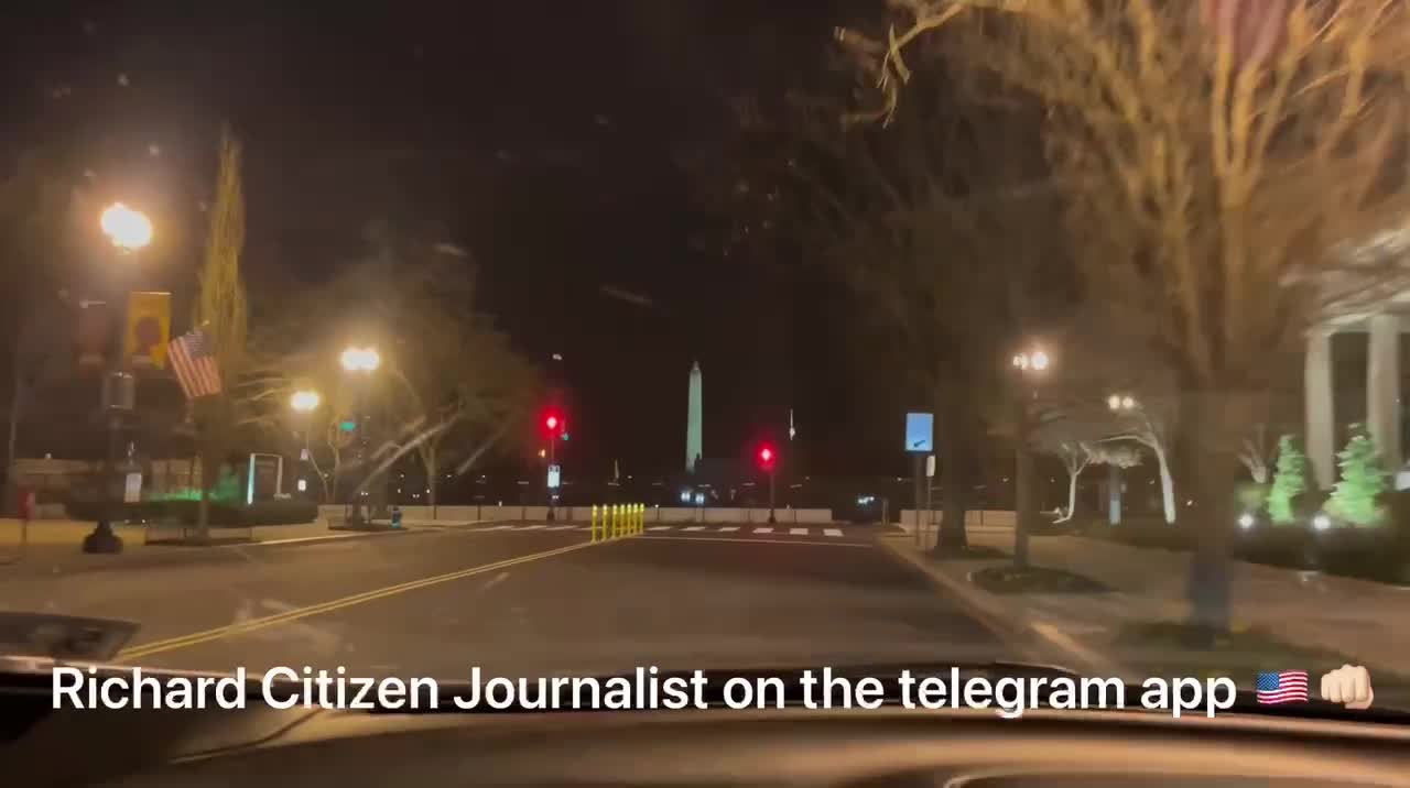 White House still DARK as of this morning!