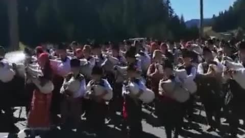 Parade of 101 bagpipes