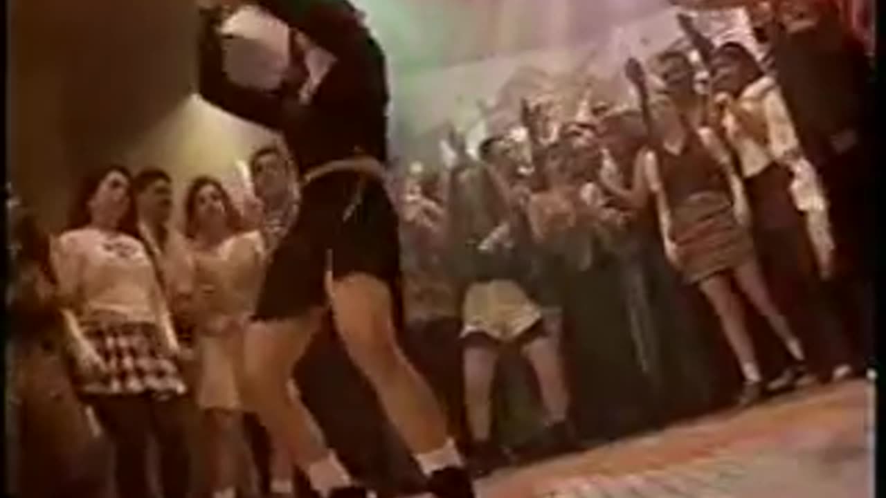 this is the best dance video pump it pump it hurrah.