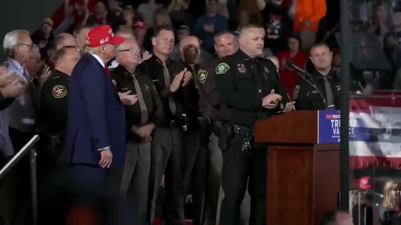 Multiple officers join Trump on stage in Wisconsin to deliver a MASSIVE endorsement for Trump 👏
