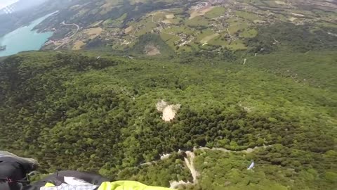 2 Paragliders Collide at 5,000 Feet