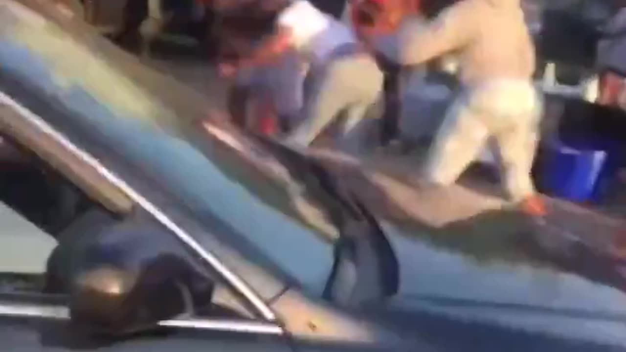 Mother jumps into her daughter's fight with a bat & starts swinging 😭