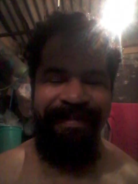 fazendo a barba com barbeador pt3