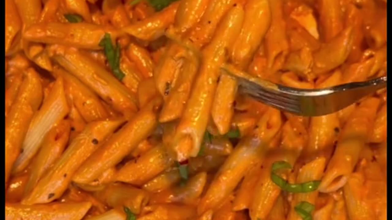 Spicy Creamy Tomato Chicken Pasta