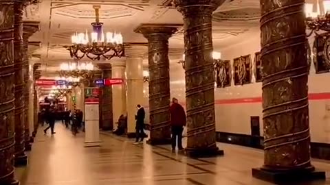 this is what subway stations are supposed to look like saint petersburg ...