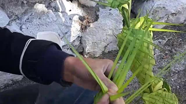 Turkish man does a great job رجل تركي يقوم بعمل رائع