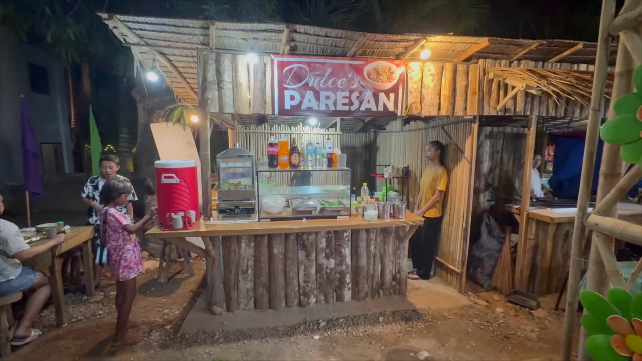 Tiyanggian Sa Pops Night Market in El Nido, Philippines