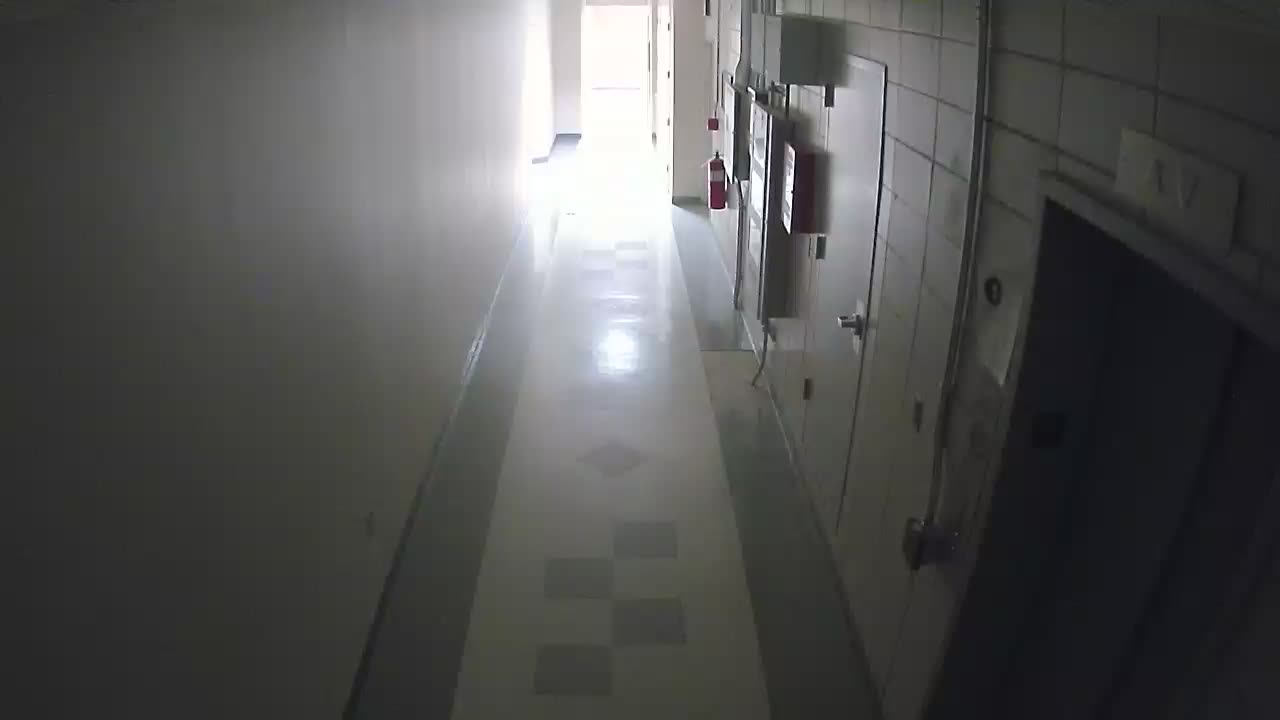 8801VZN01Elevator_2021-01-06_20h00min01s050ms.mp4