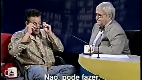 Van-Damme imita os atores de Hollywood [Van Damme's comic interview on a Brazilian talk show]