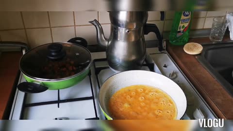 How to make a hot cake with vegetables _ EASY COOKING PANCAKE #pancakerecipe #easyrecipe