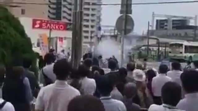 Shinzo Abe being shot in Nara