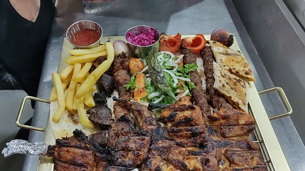 MATHAQ AL IRAQI restaurant