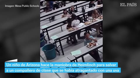 Un niño realiza la MANIOBRA DE HEIMLICH a otro para evitar que se ahogue | EL PAÍS