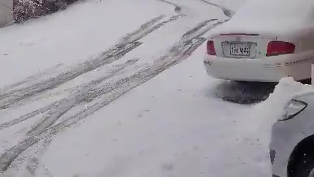 The car can't go up in the snow.