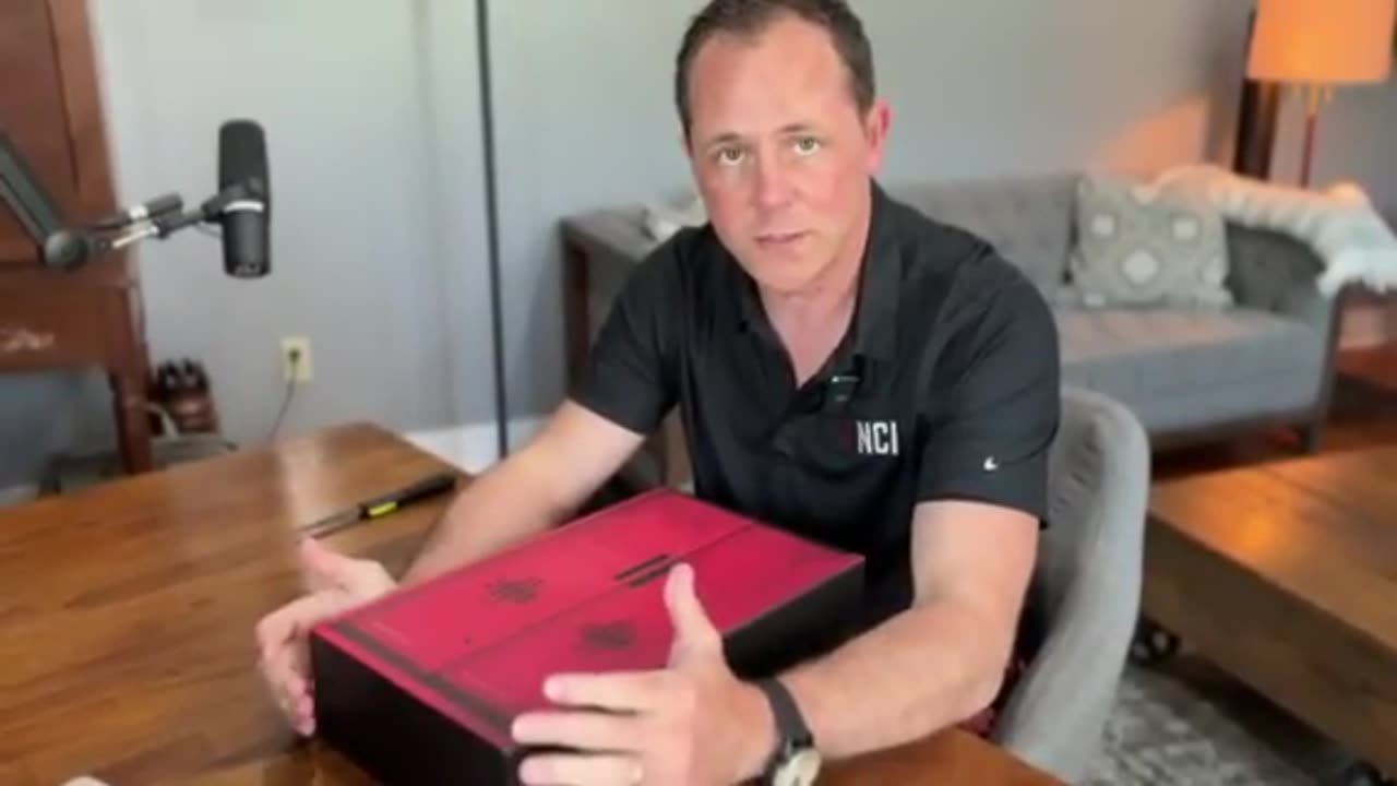 @chasehughesofficial unboxing I AM LEADER book set!