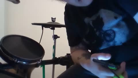 I'll stick around by foo fighters drum along cover