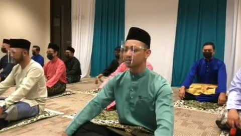 Suara merdu laung takbir raya, sekali tersasul baca doa iftitah