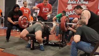 512 lb bench press