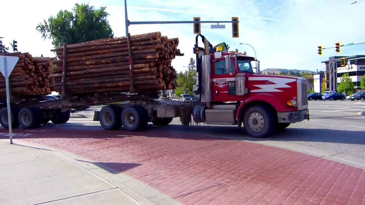 How to Turn a Tractor Trailer at Roundabouts _ Turning Lanes