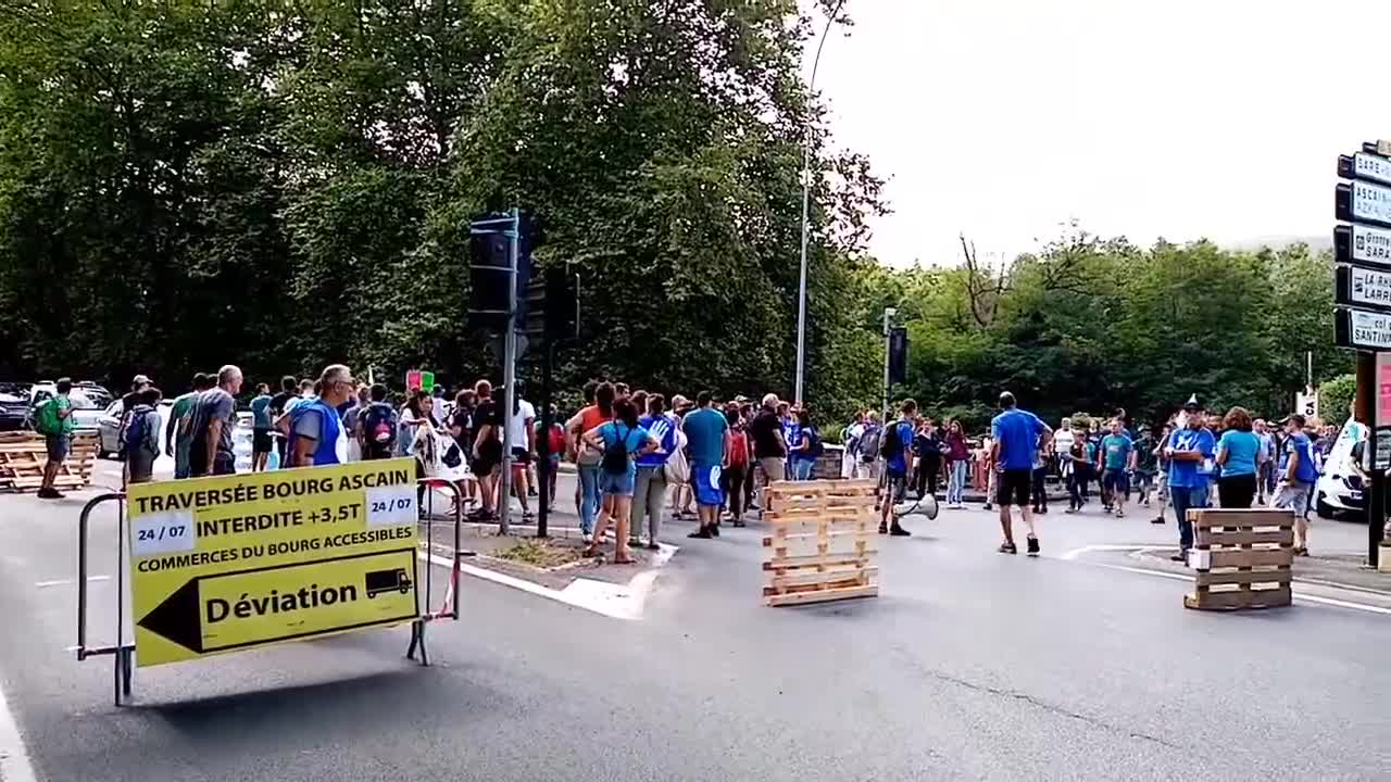 Demonstrace proti věznění aktivistů za samostanost v Baskicku ve Francii4